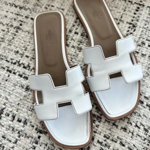 Hermes white Oran sandals 38